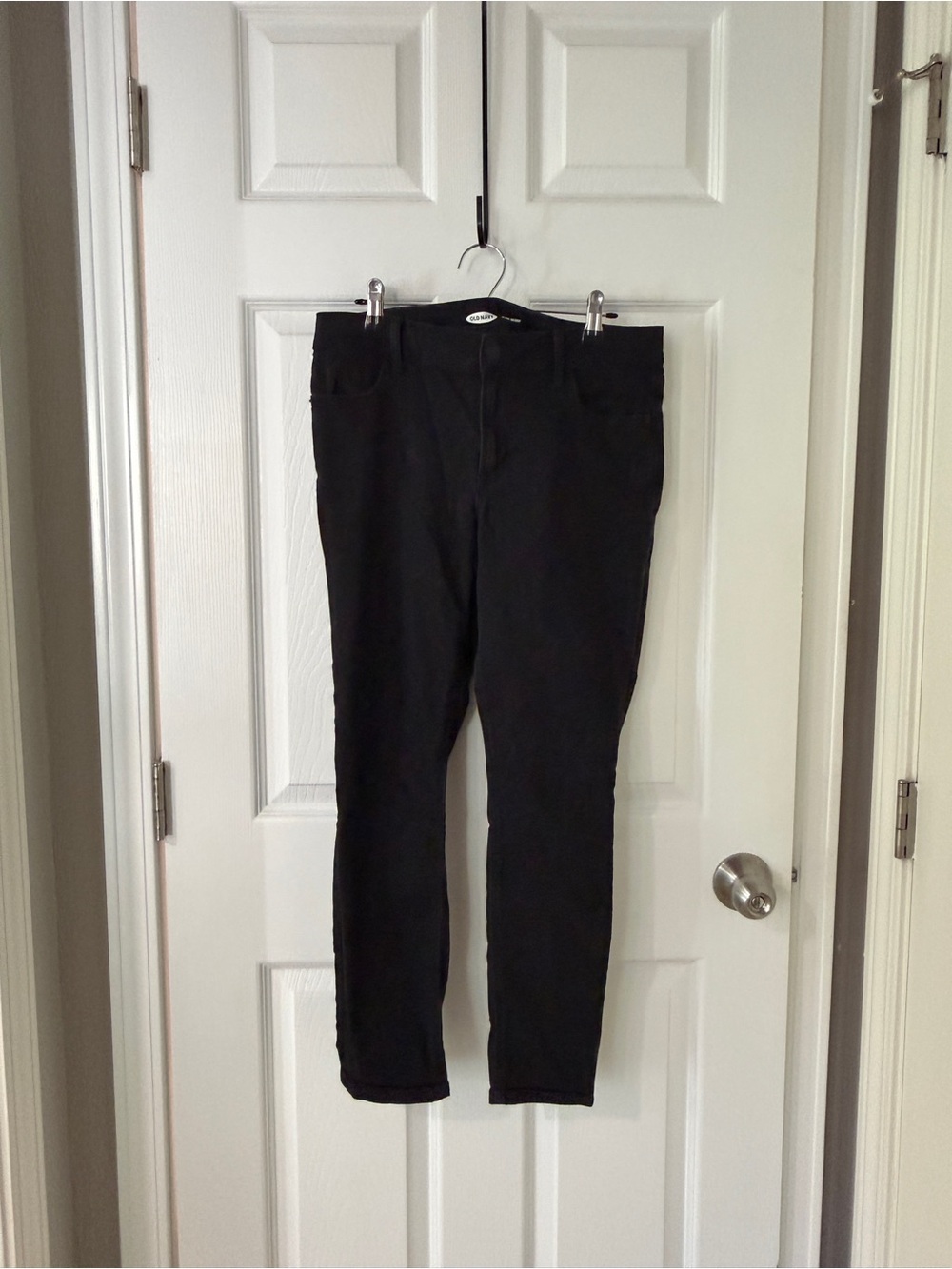 Old Navy Black Women's Slim Straight Jeans